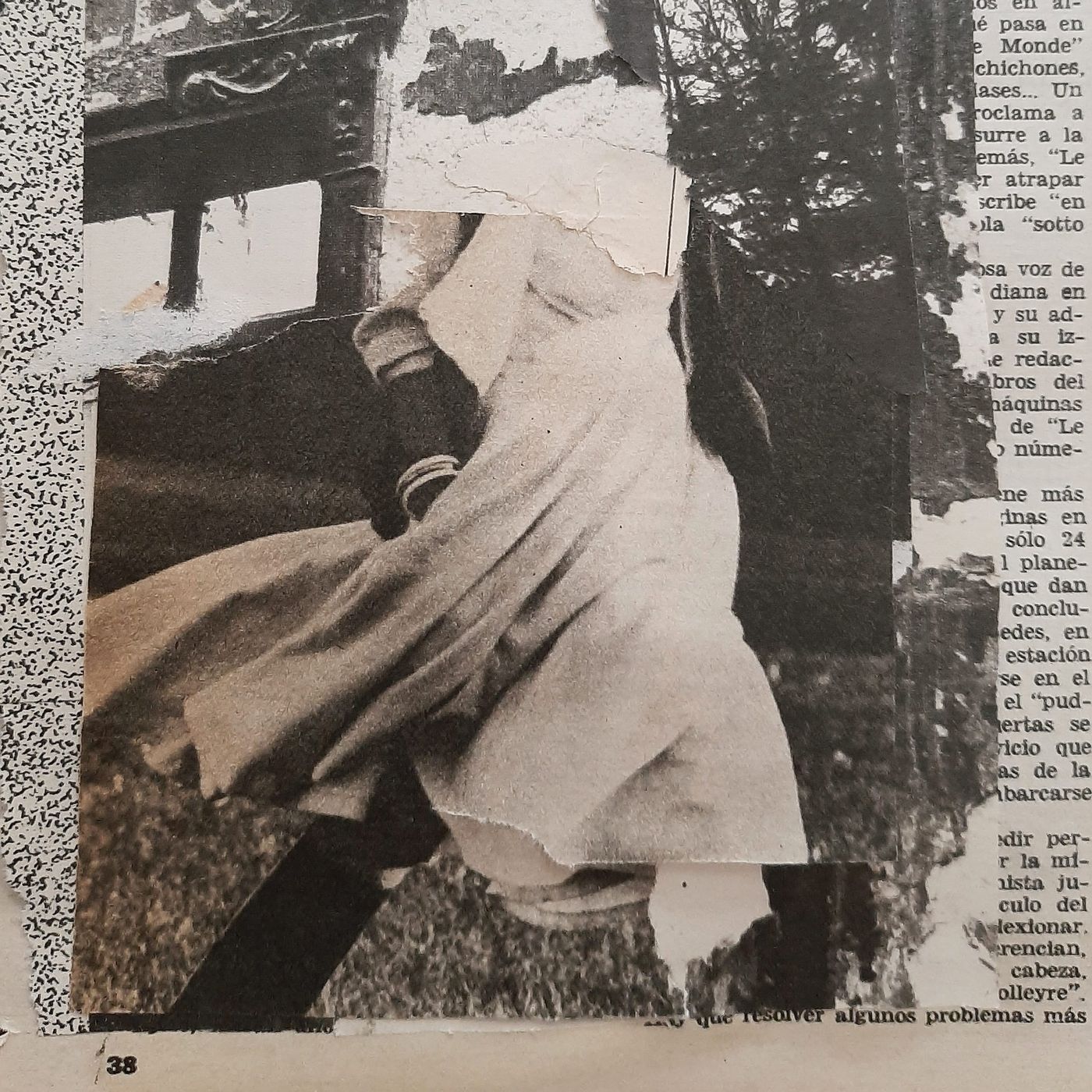 Collage: un vestido agitado por el viento, sin cabeza, entre recortes de periódico.